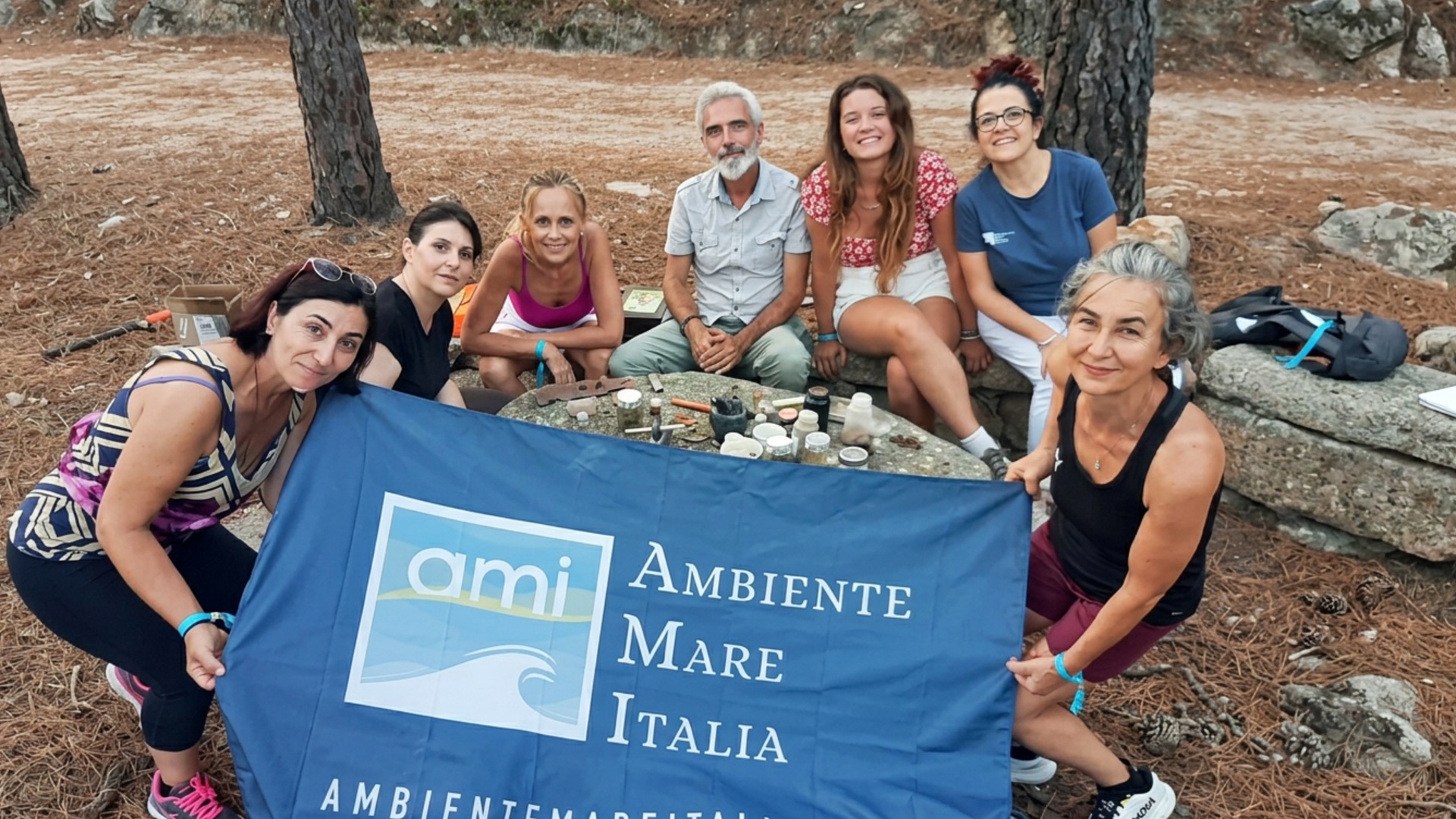 Le essenze preziose di Monte Pino: un viaggio tra biodiversità, profumi e tradizioni.